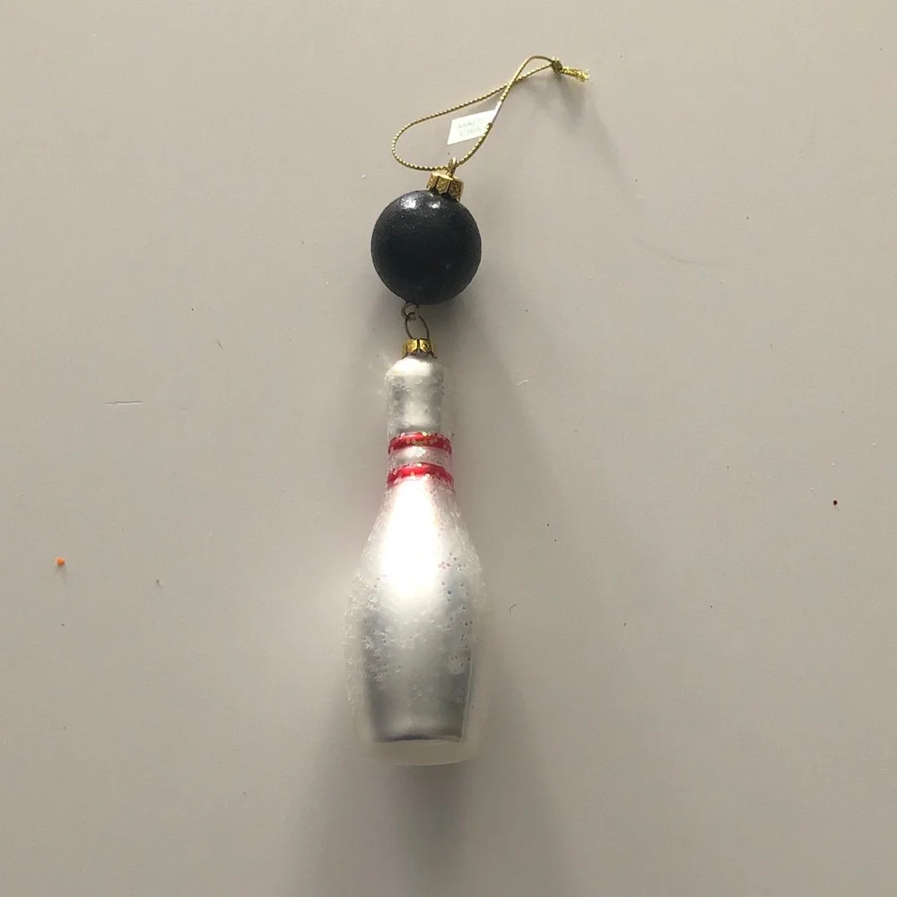 🛍️ Bowling Pin & Ball Ornament